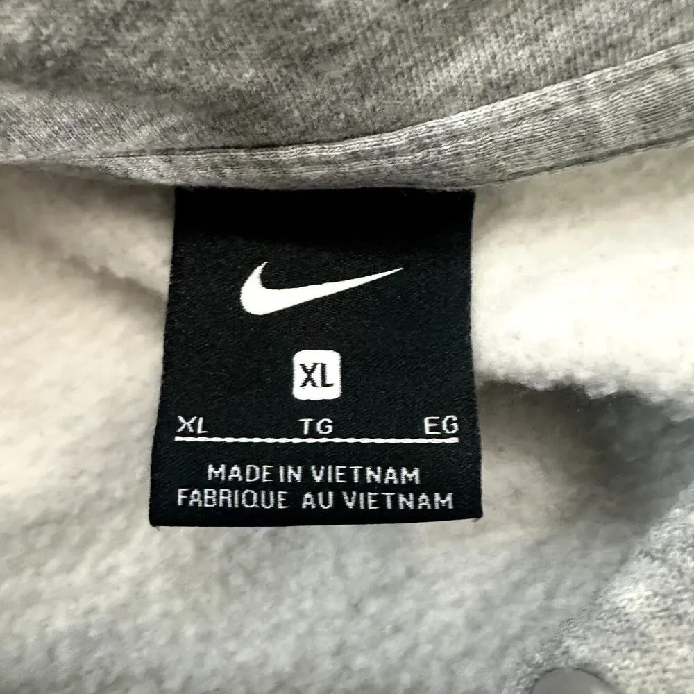 Nike men pullover